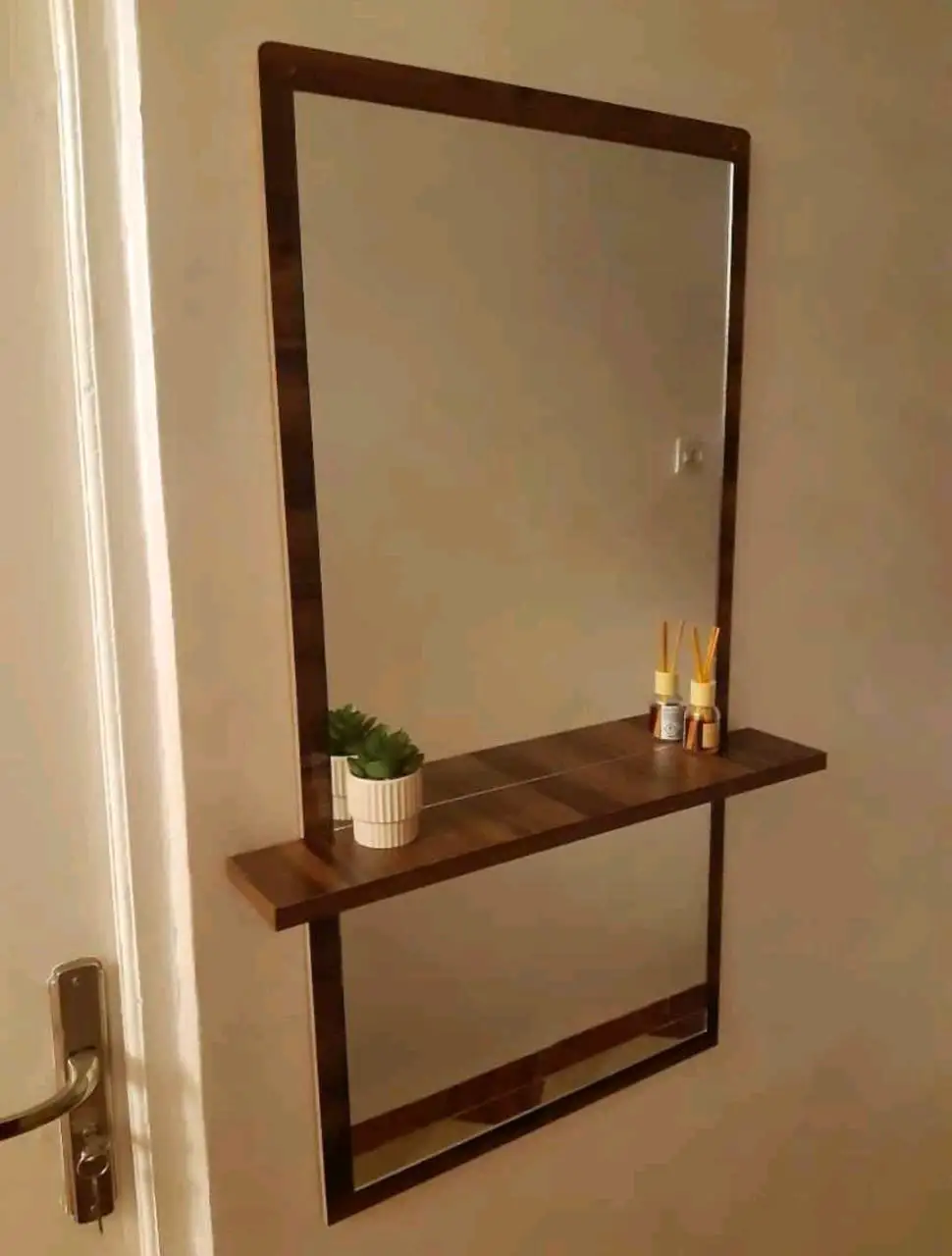 💥 miroir d'entrée 💥

💥Les mesures: 100/50cm

💥bois :MDF 18 haut qualité. 
 
💥التوصيل مجاني  ومتوفر لجميع المدن المغربية 🚚